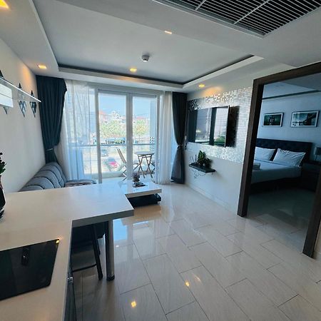 Grand Avenue Conde Pattaya Apartman Kültér fotó