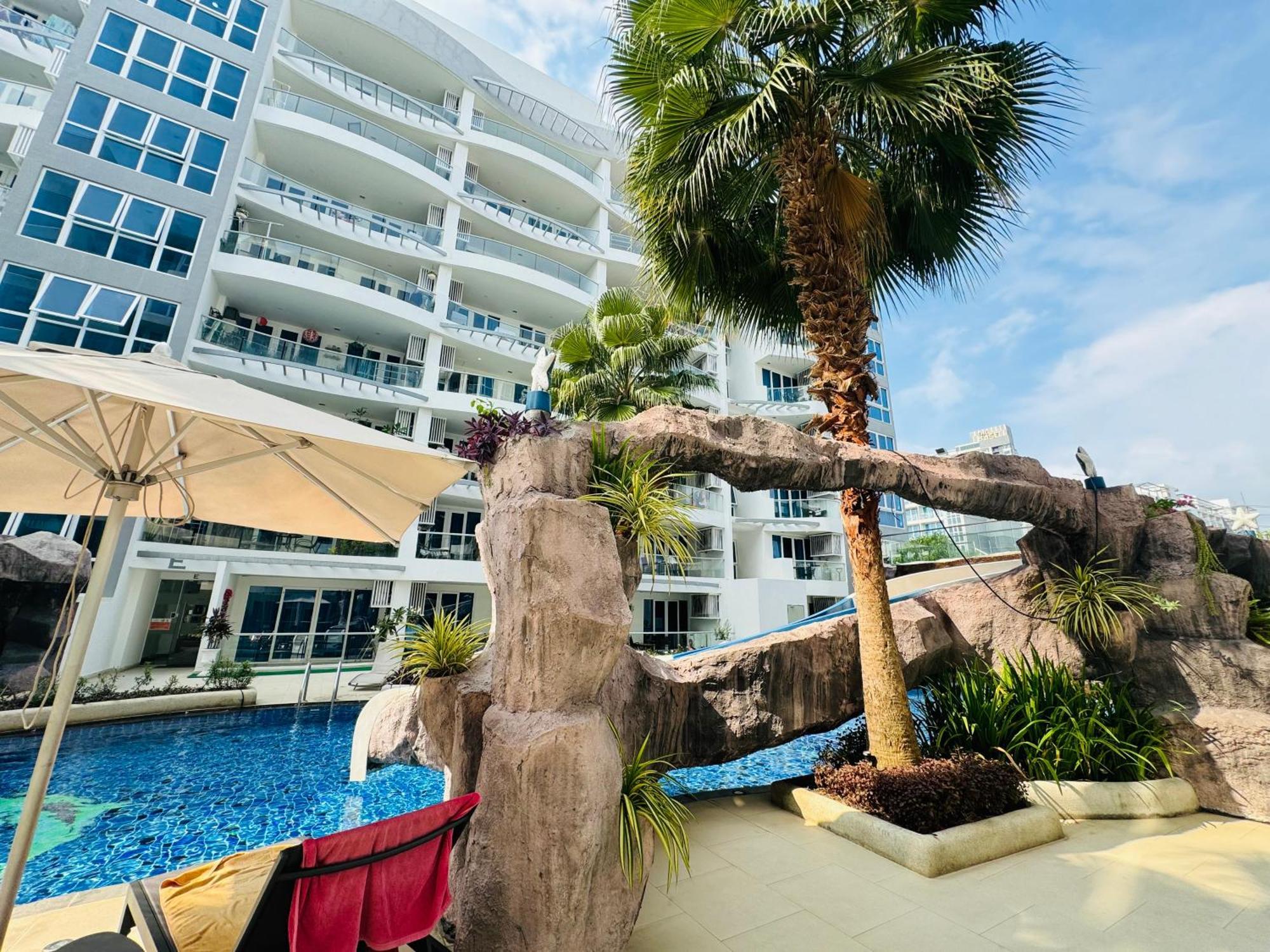 Grand Avenue Conde Pattaya Apartman Kültér fotó