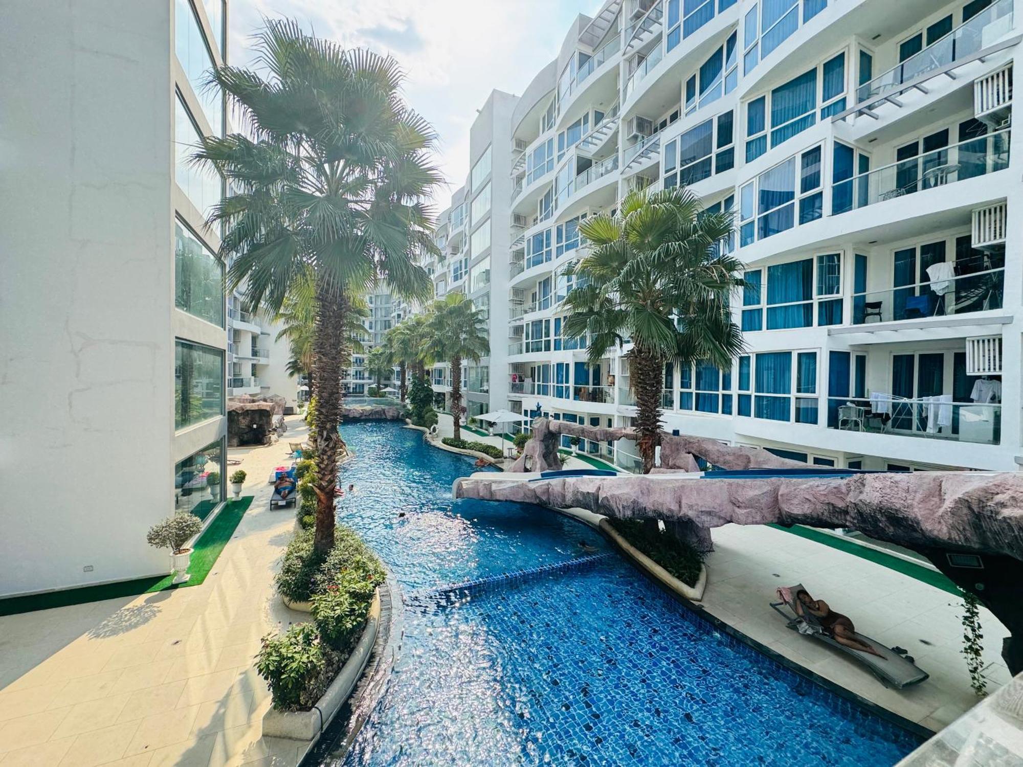 Grand Avenue Conde Pattaya Apartman Kültér fotó