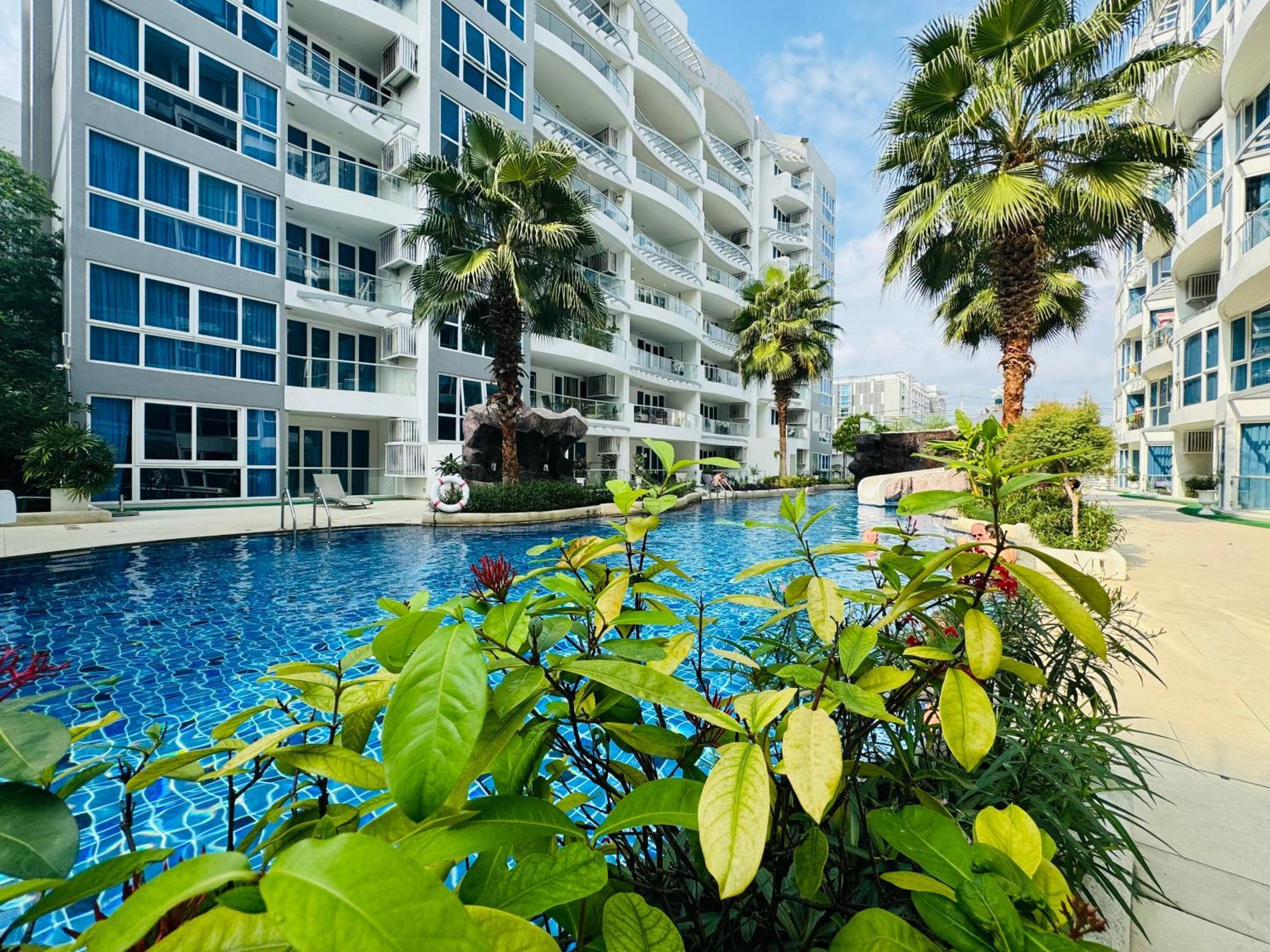Grand Avenue Conde Pattaya Apartman Kültér fotó