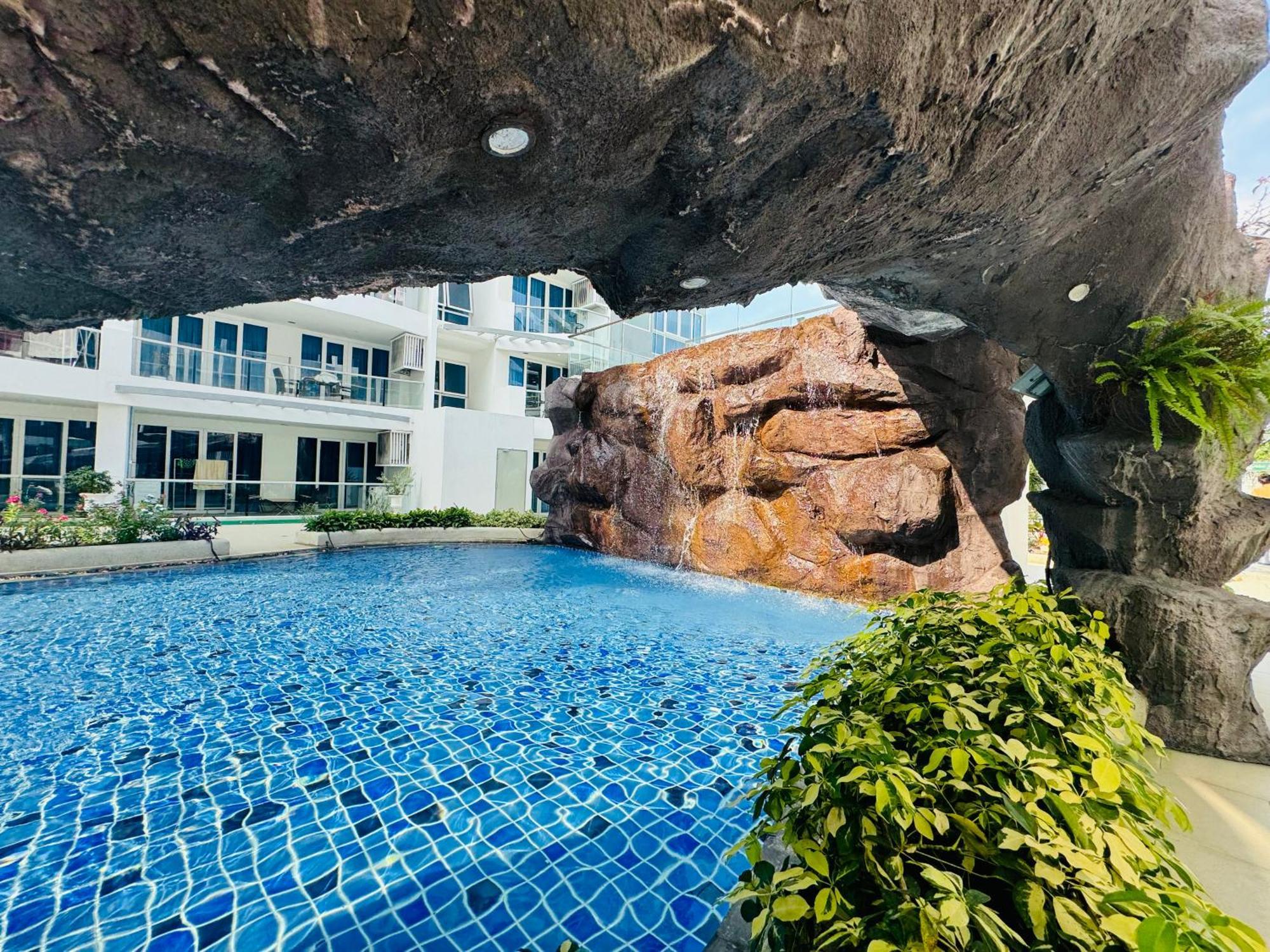 Grand Avenue Conde Pattaya Apartman Kültér fotó